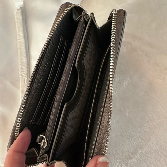 Michael Kors Metallic Shoulder Bag and Wallet - Picture 5 of 5